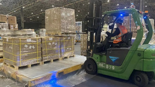 UPS员工打包、保通保畅消杀、物流转运客户货物