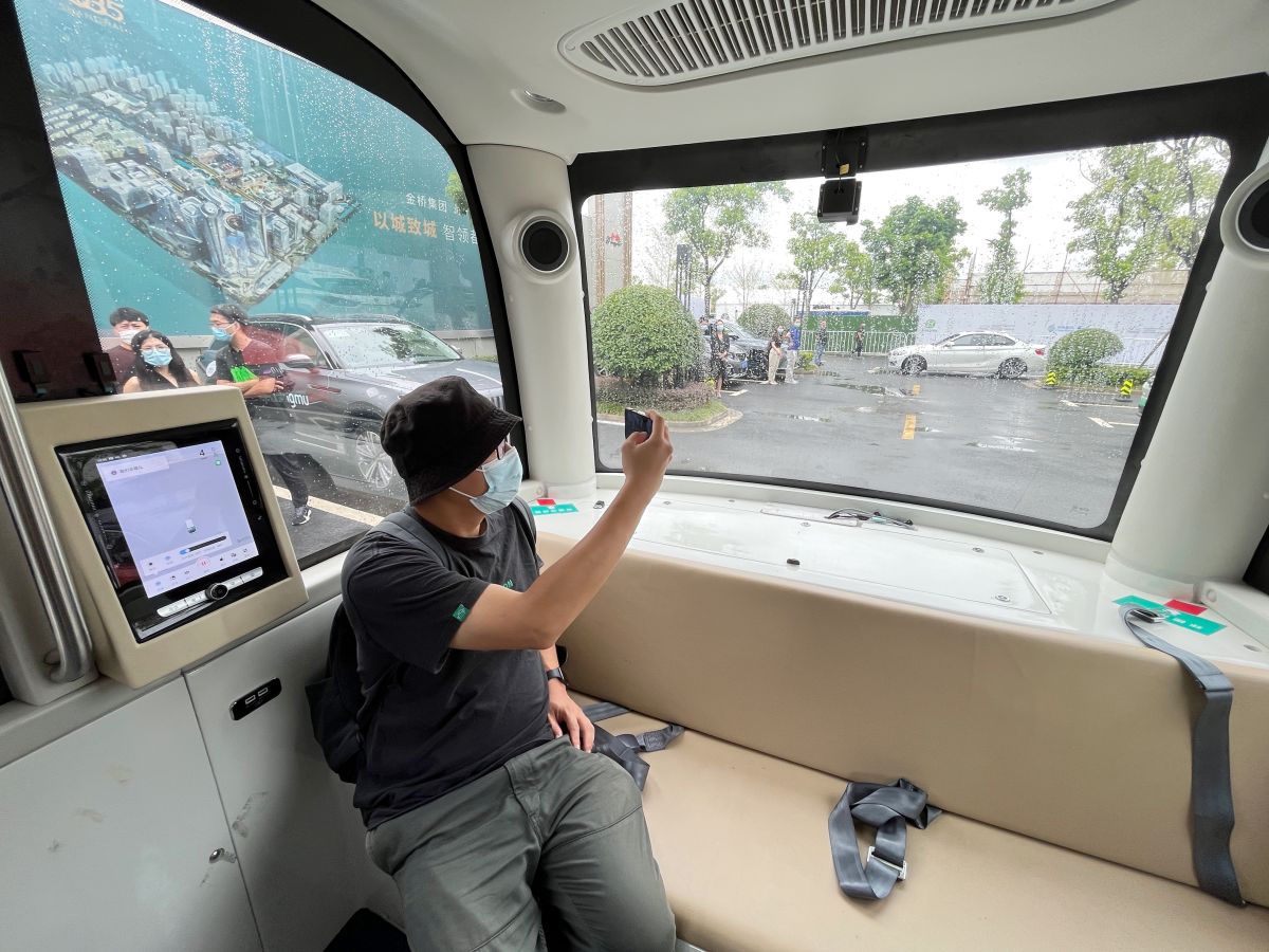 国内首条中心城区自动驾驶开放测试道路在浦东金桥启用