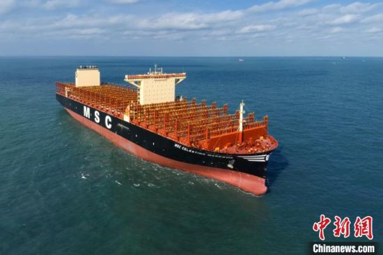 中国船舶沪东中华半个月交付两艘24116TEU超大型集装箱船