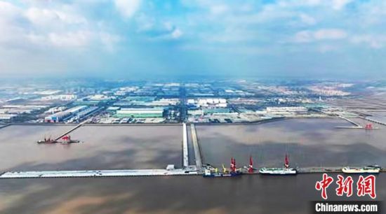 上海临港新城东港区公用船埠二期工程本年下半年投用 滚装汽车年吞吐量将翻倍
