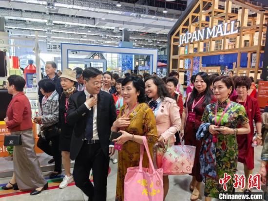 欧洲华侨华人女性代表相聚上海：看新气象 叙桑梓情