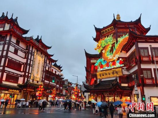 上海豫园灯会法国首秀 东西辉映传递文化之美